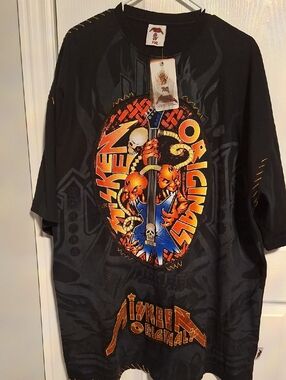 Black‎ Graphic Short-Sleeve Tee